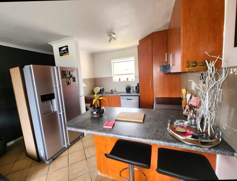 To Let 2 Bedroom Property for Rent in Whispering Pines Western Cape